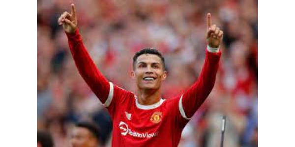 Ronaldo palaa Manchester Unitedin debyyttiin Ronaldo palaa Manchester Unitedin debyyttiin